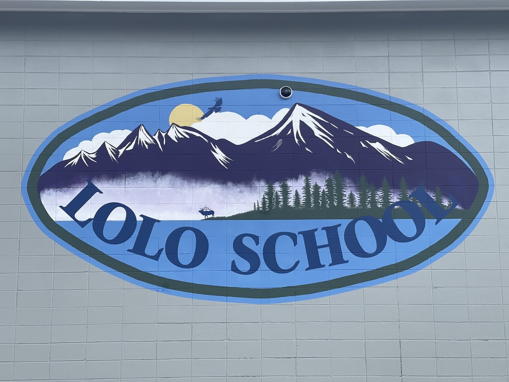 Photo of mural on current Lolo School