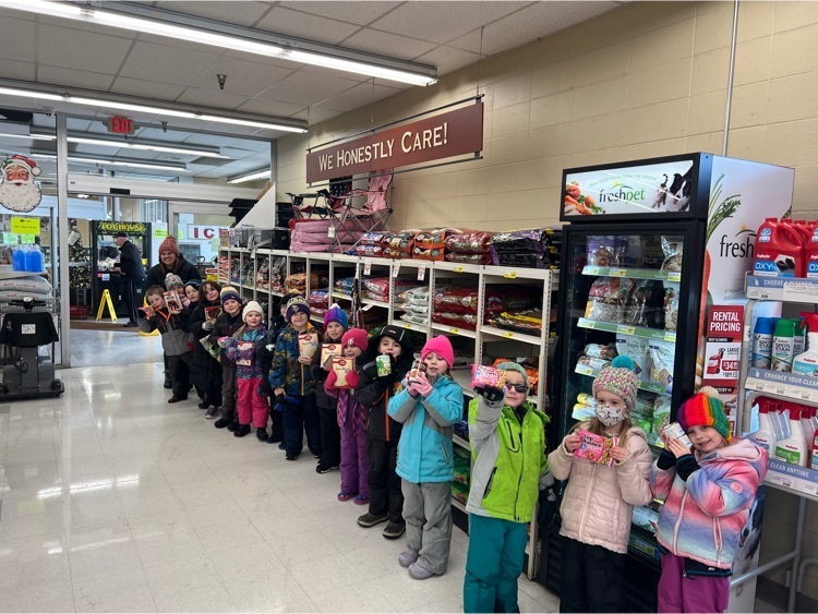 Kindergartners shopping for the Lolo food pantry 