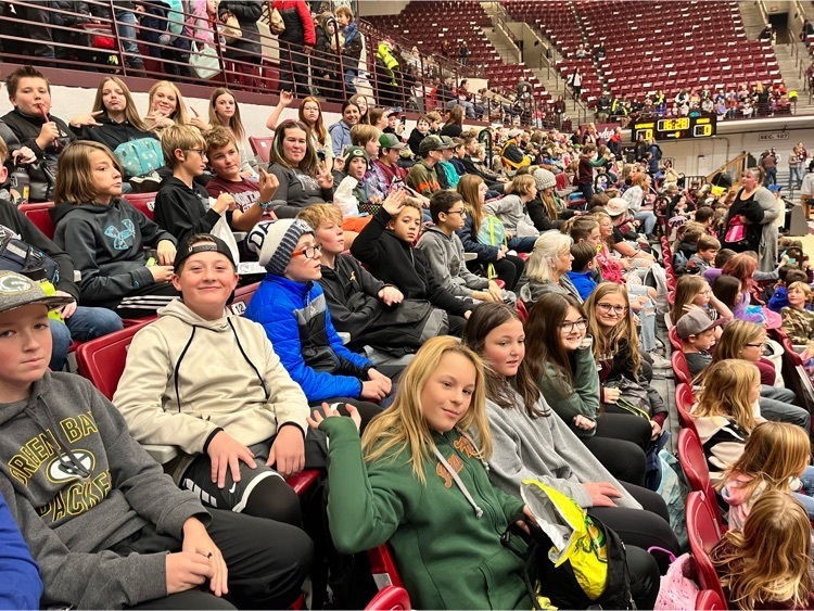 Lolo School 6th grade and 3rd grade attending a Lady Griz game 