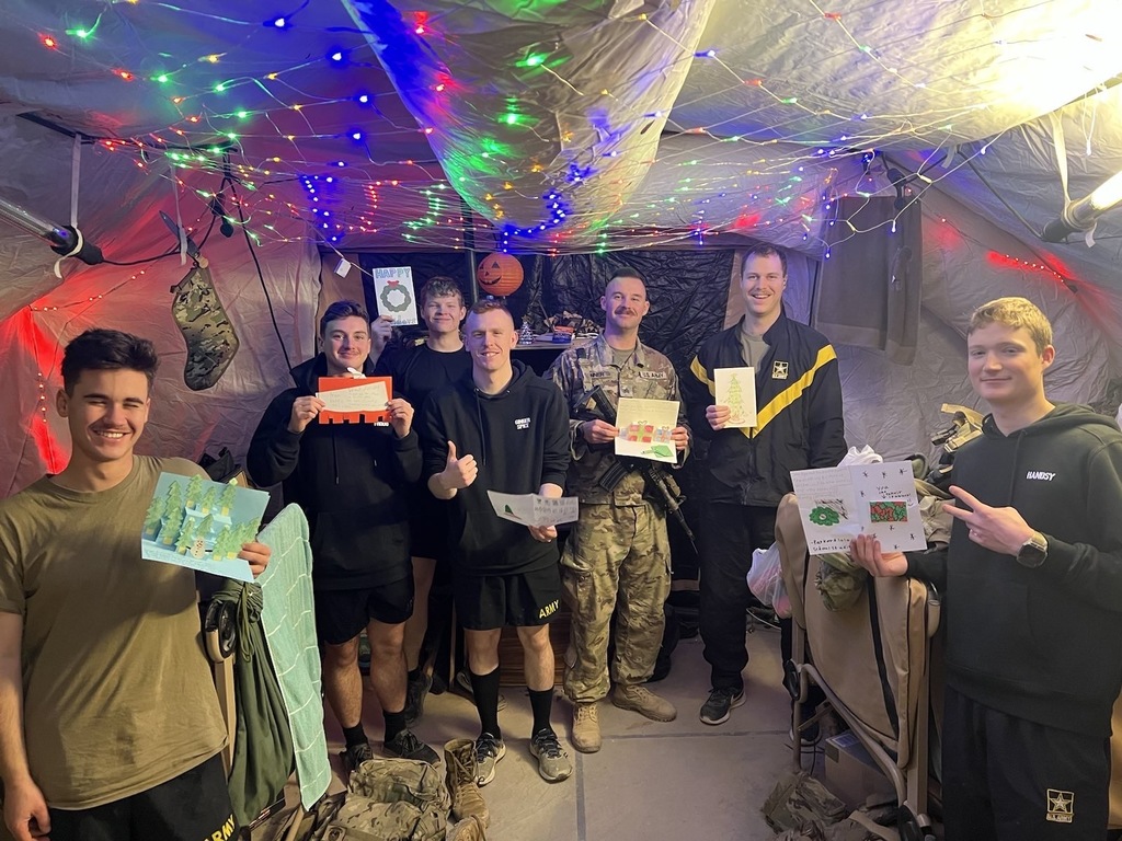 Soldiers  receiving christmas cards