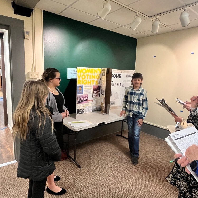 Lolo Sixth graders and eighth graders celebrating National History Day at the Fort of Missoula.