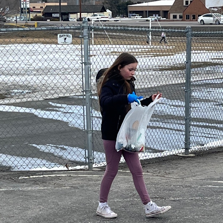  Sixth graders clean up campus 