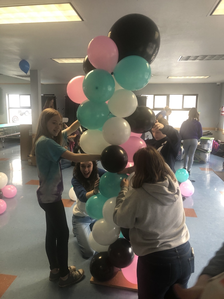 Making a balloon tower